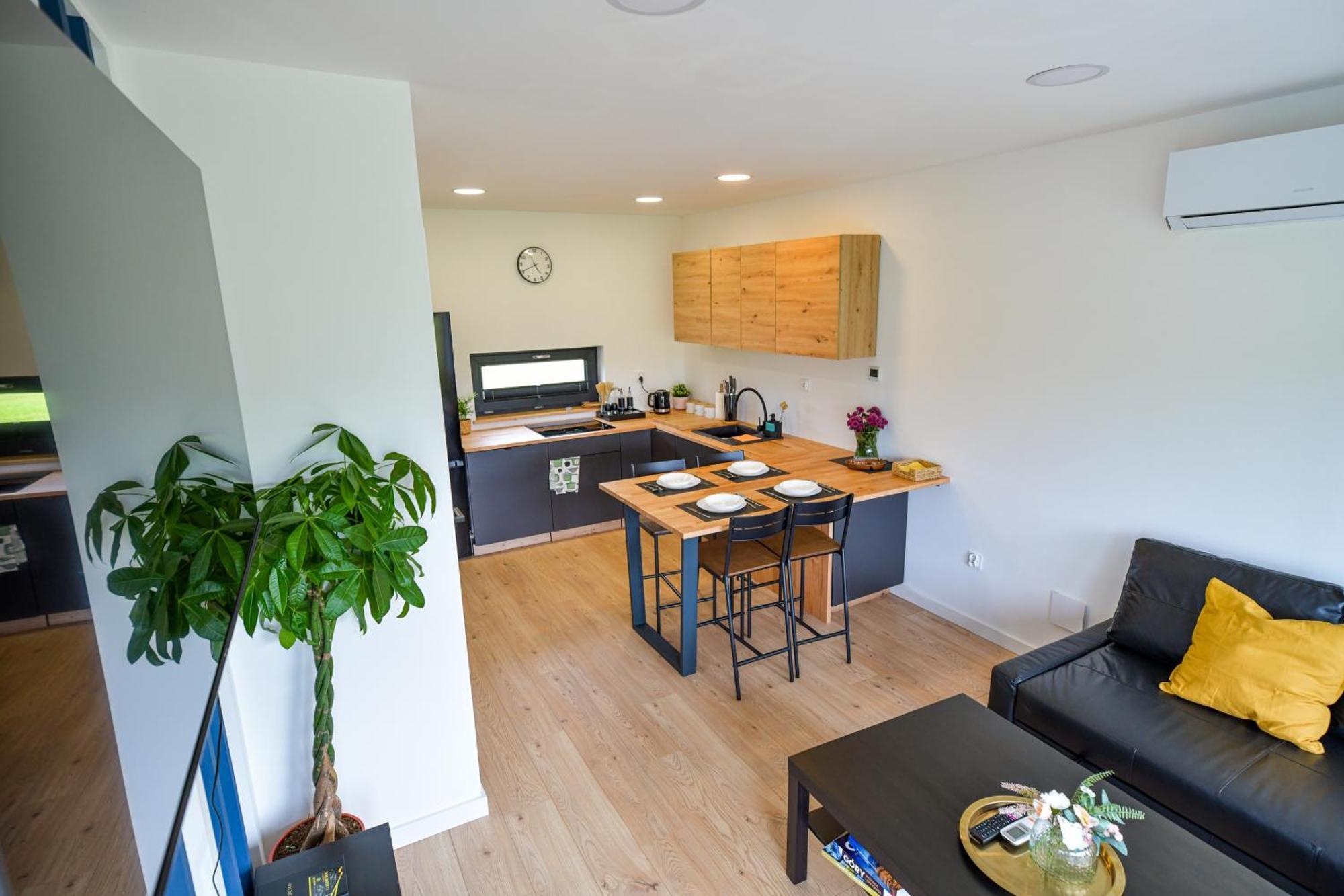 זאטור Black Villa מראה חיצוני תמונה